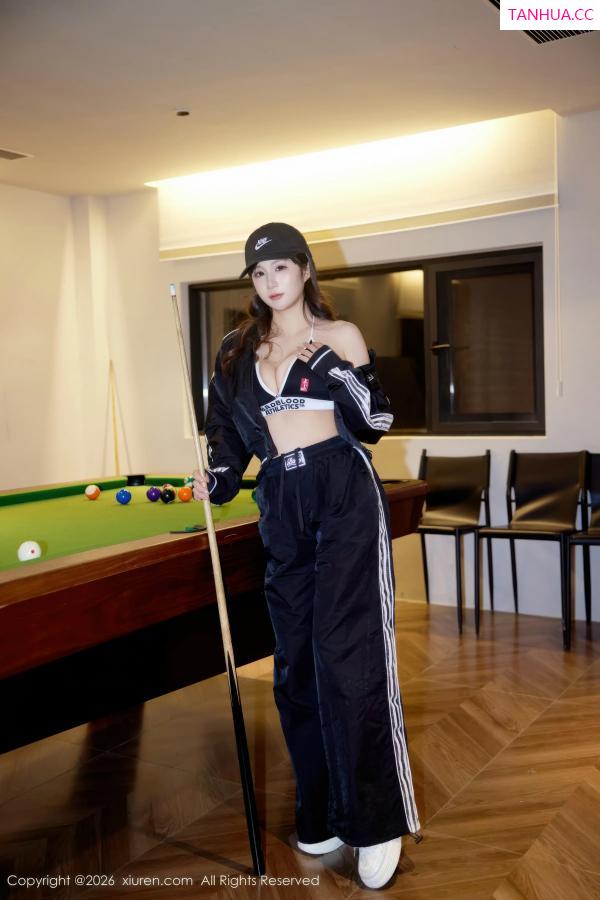   [XiuRen]高清写真图 2026.01.16 No.11242 小肉肉咪 黑色运动内衣第15张图片